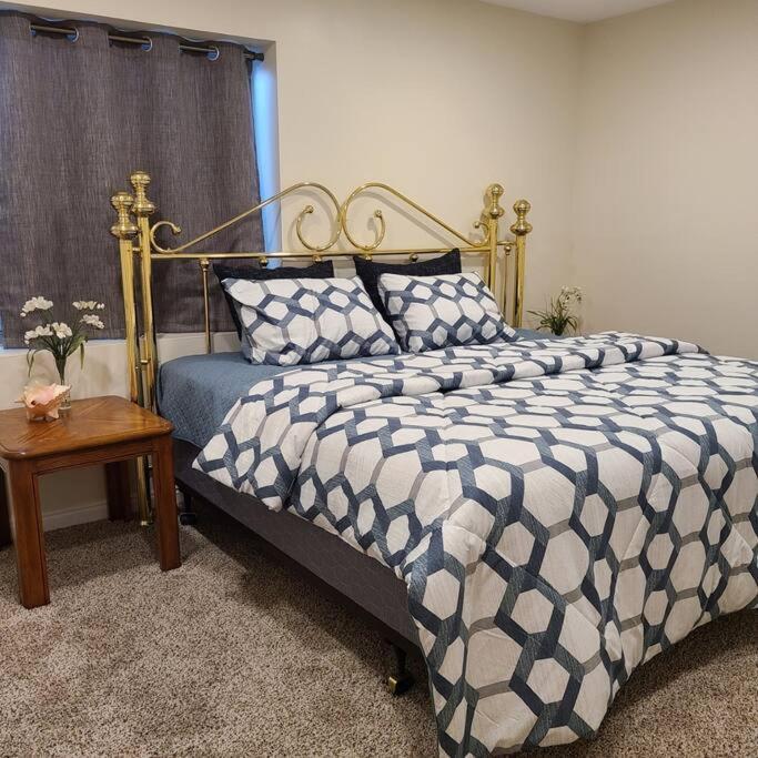 Entire Huge Basement! Fast Wifi! Private Entrance! Villa Salt Lake City Exterior photo