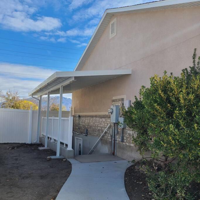 Entire Huge Basement! Fast Wifi! Private Entrance! Villa Salt Lake City Exterior photo