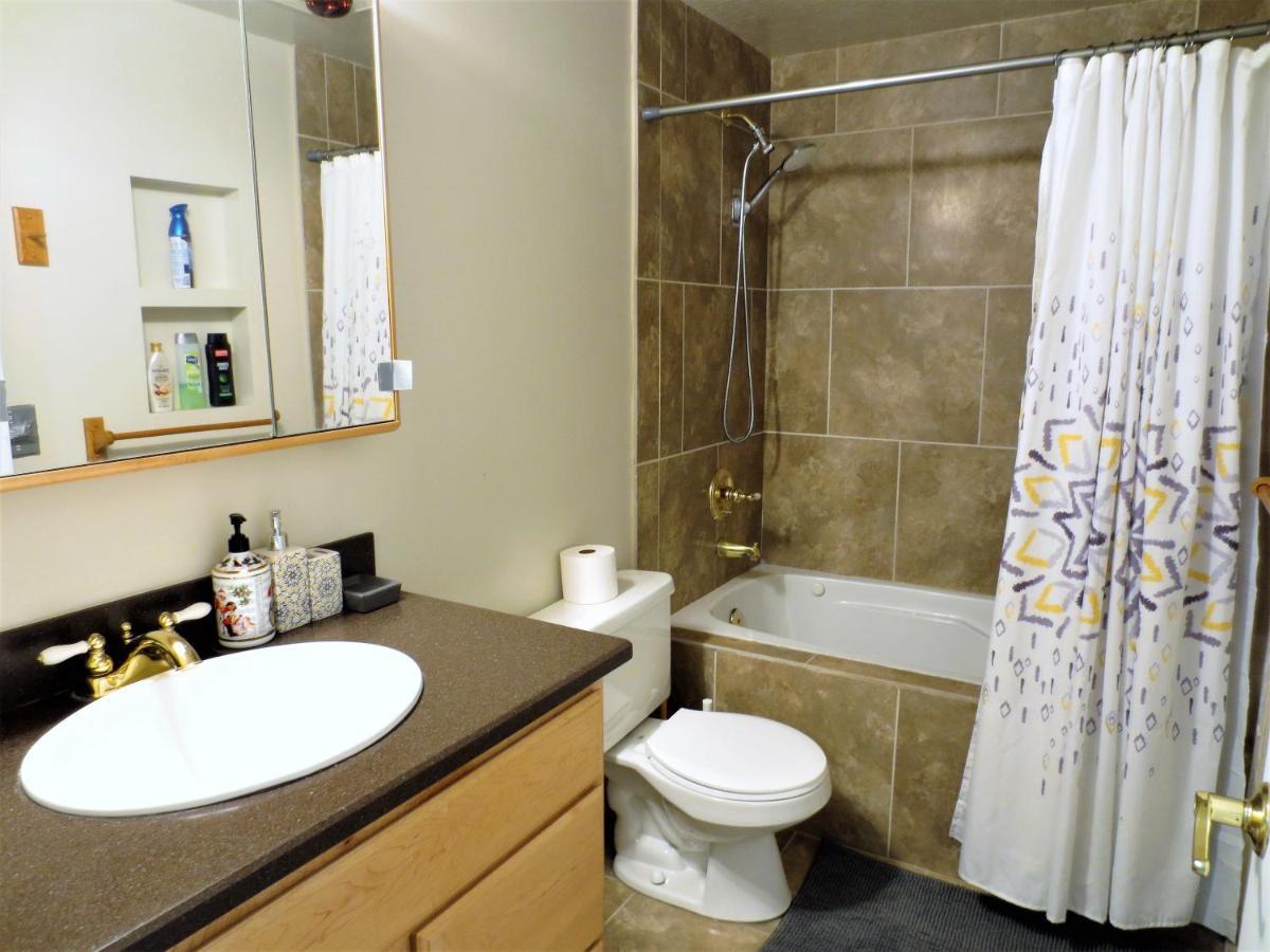 Entire Huge Basement! Fast Wifi! Private Entrance! Villa Salt Lake City Exterior photo